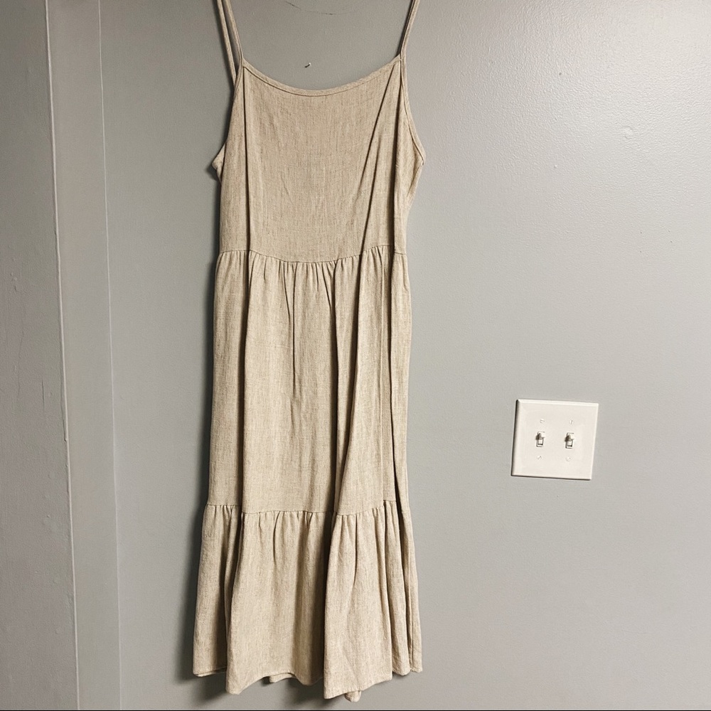Forever 21 | Size M | Midi Dress in Beige